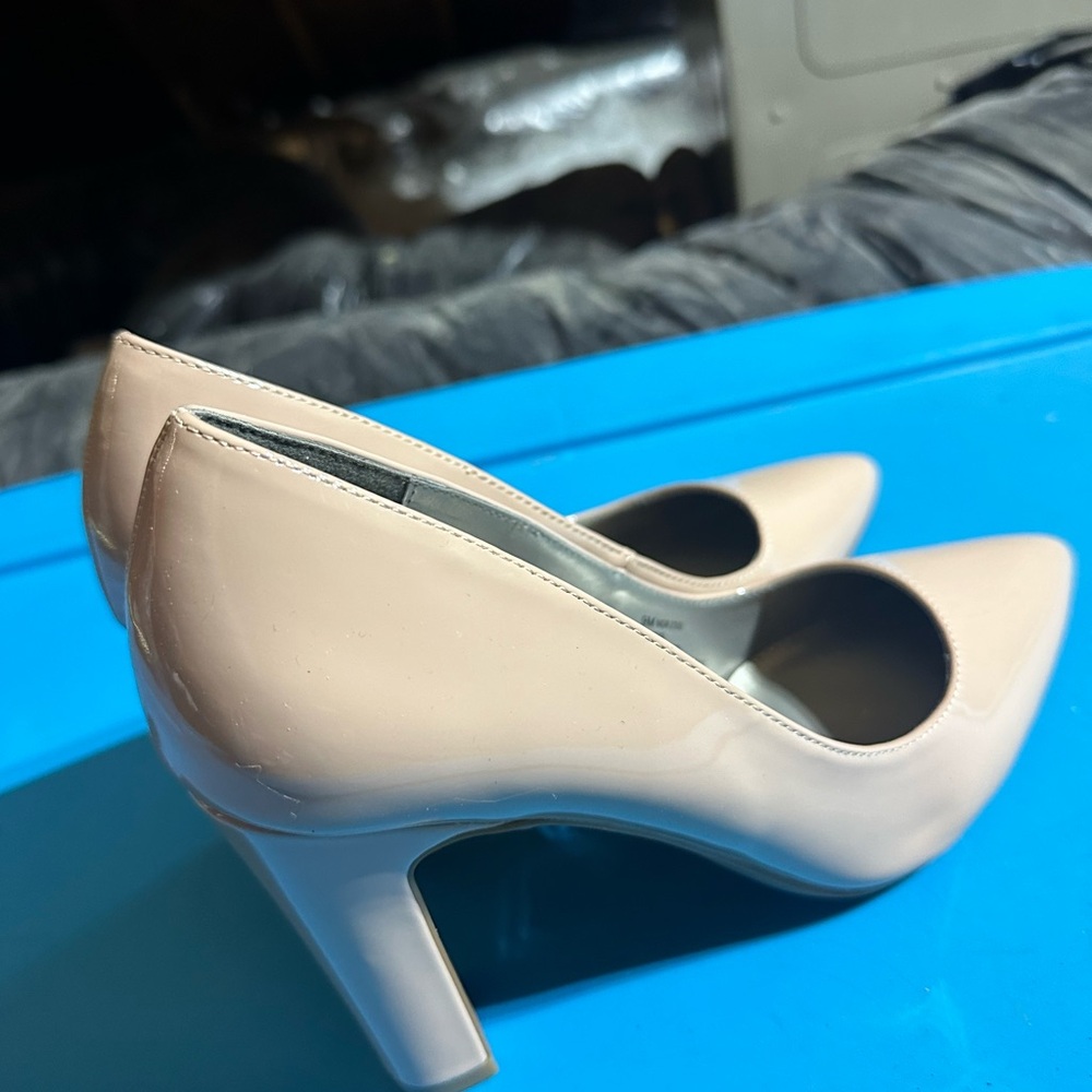 Worthington Patent leather pumps